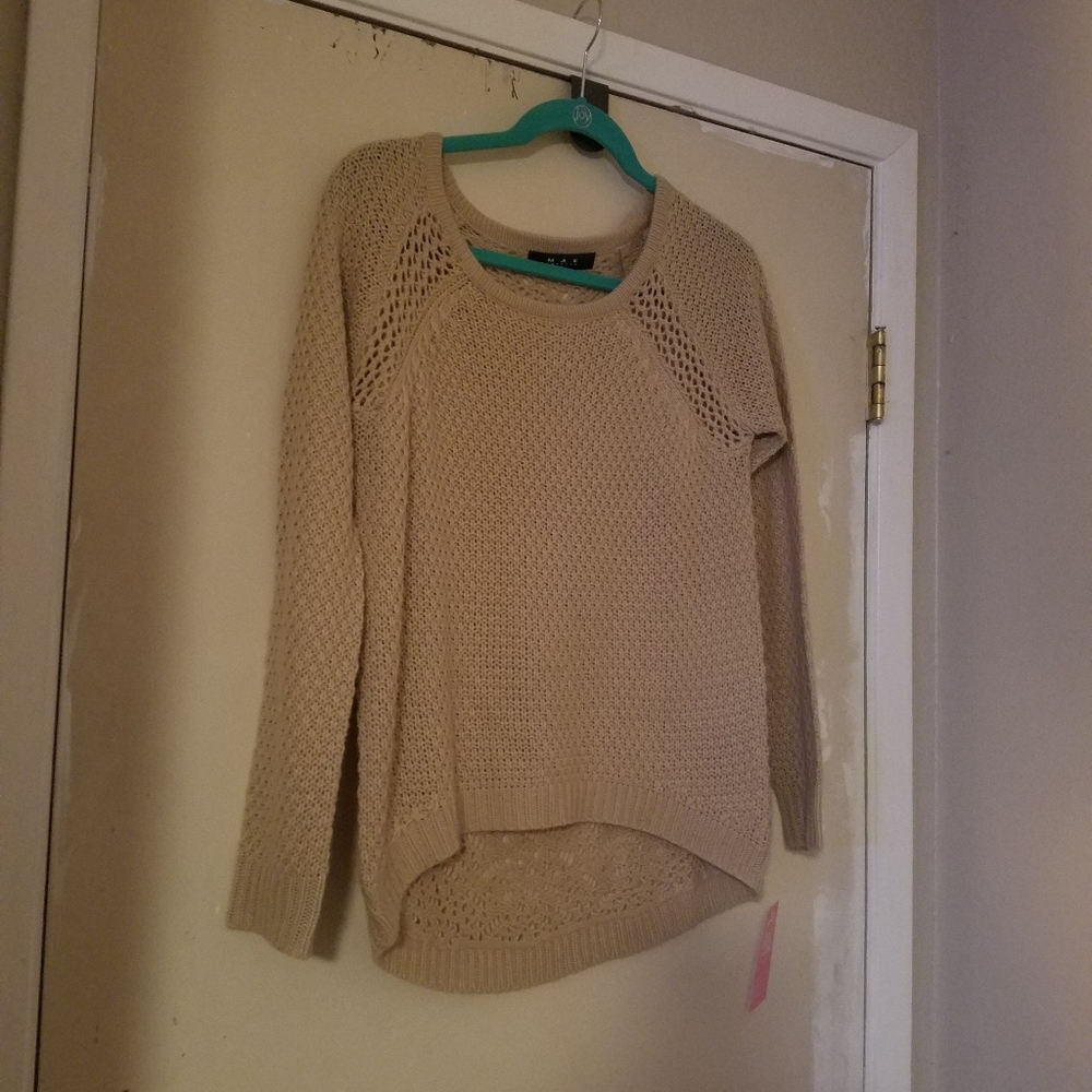 Mak sweater size:L , shorter in front, longer back
